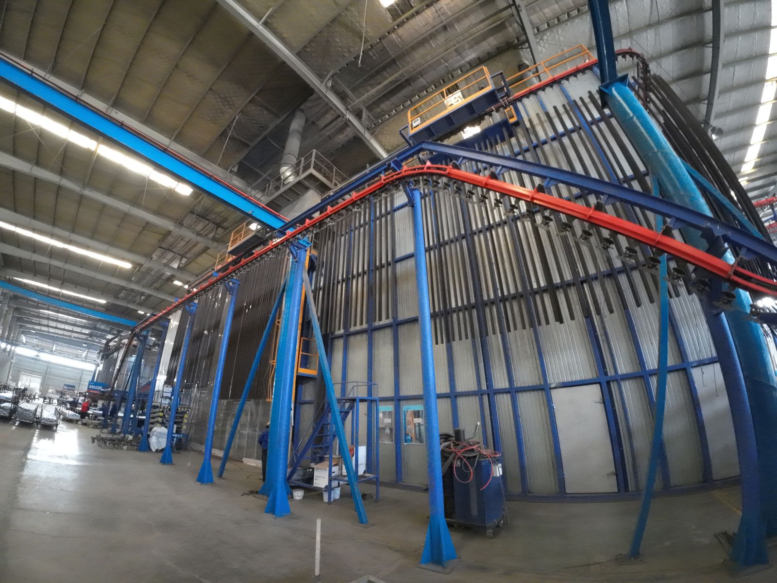 Vertical anodizing tank line for aluminum surface finishing