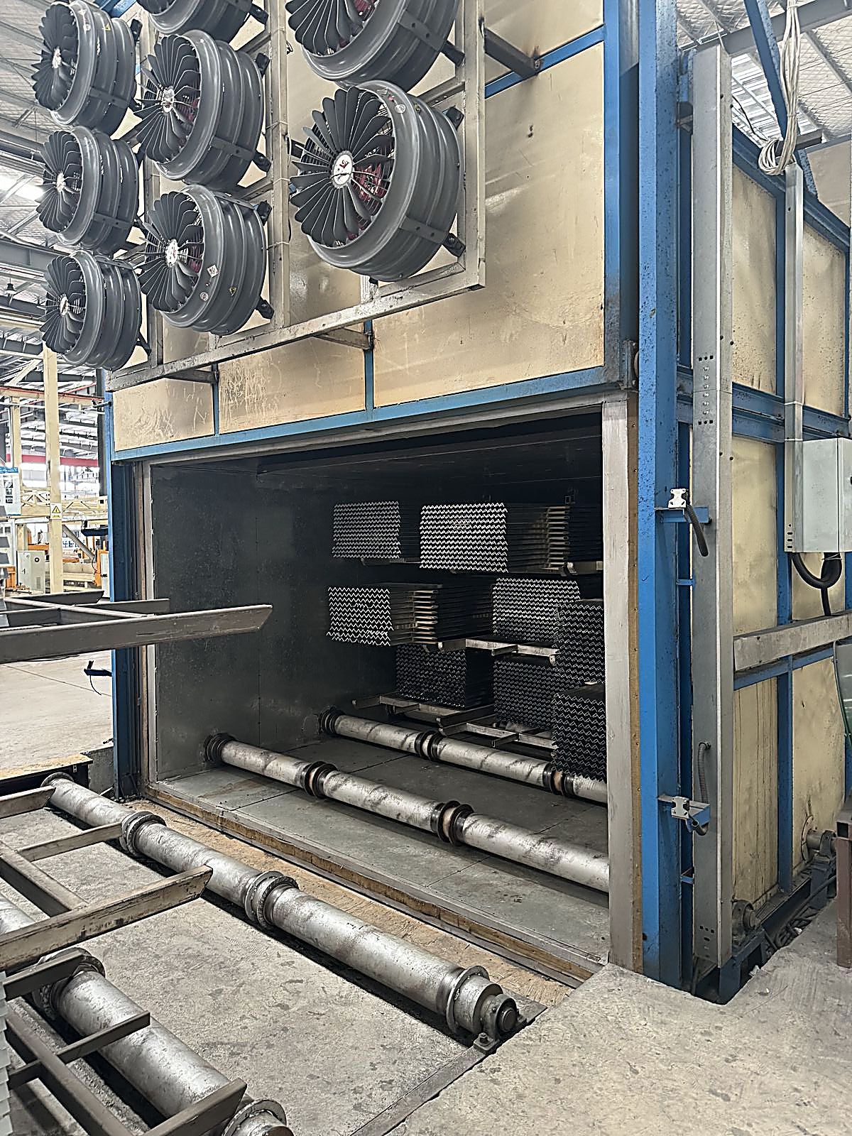 Aging furnace loading for aluminum profile heat treatment